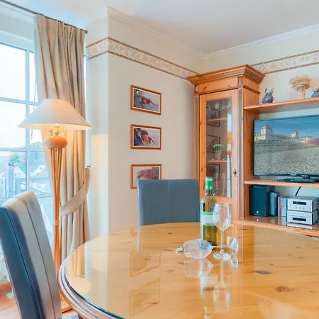 Dornbusch, Penthouse 9 *